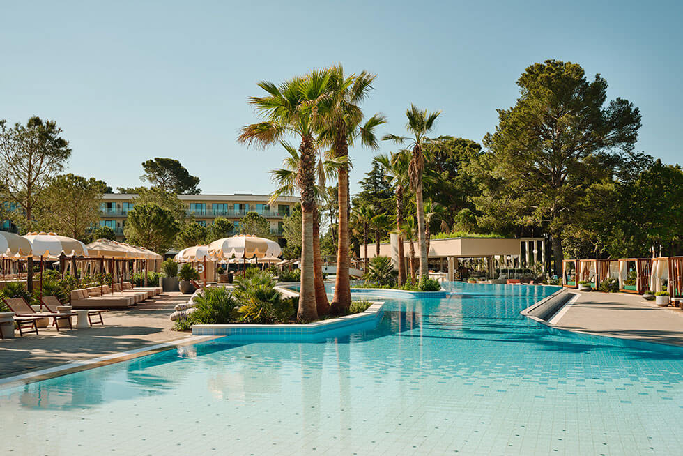 Poolanlage des Pical Resort, Valamar Collection, in Poreč